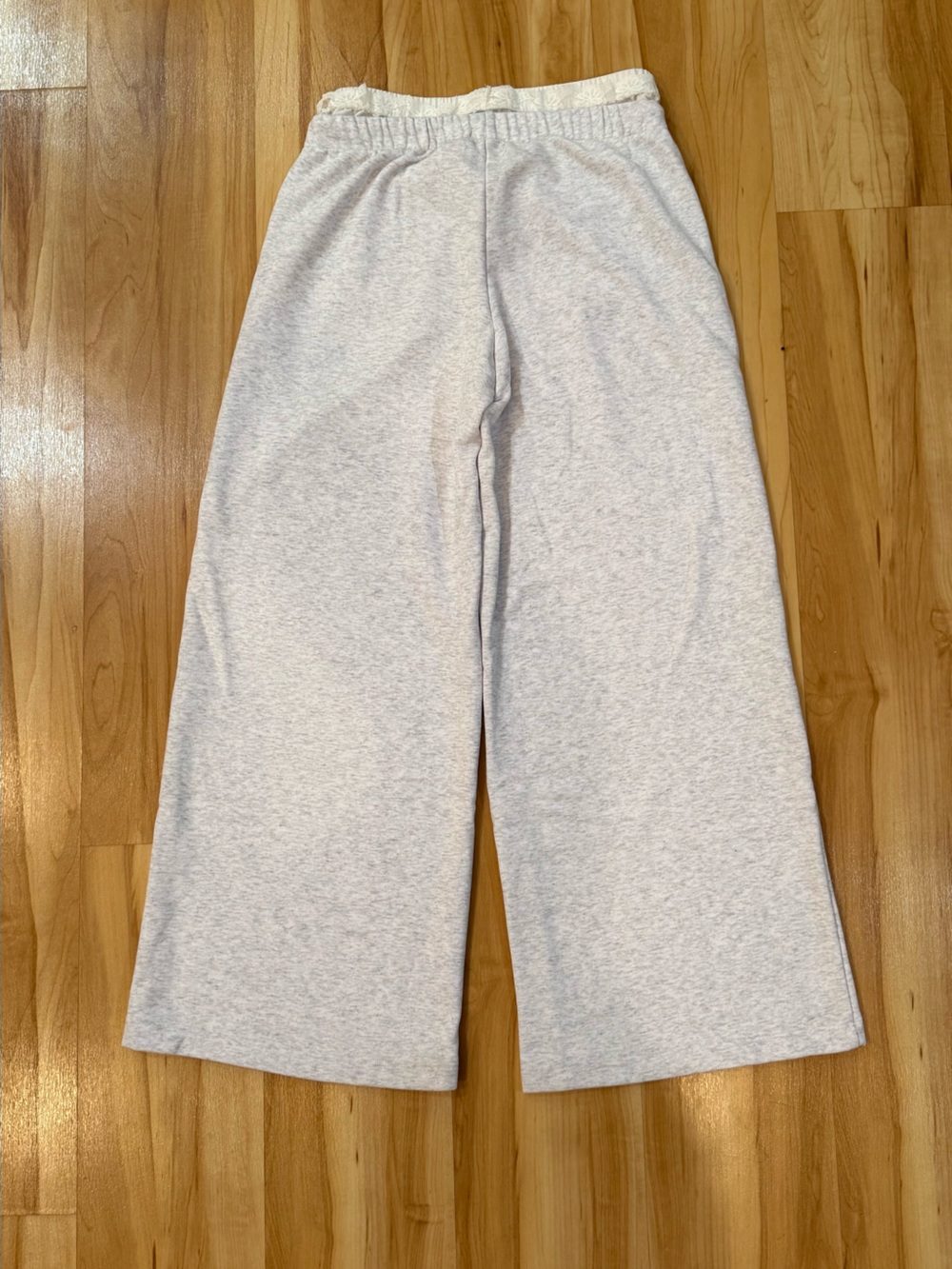 Edikted Tamia Peekaboo Ruffle Lace Sweatpants - Picture 3 of 4
